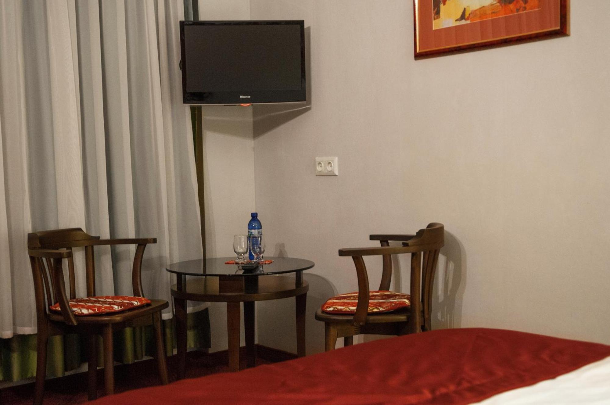 Prestige Palace - Esquisse Hotel Τυφλίδα Δωμάτιο φωτογραφία