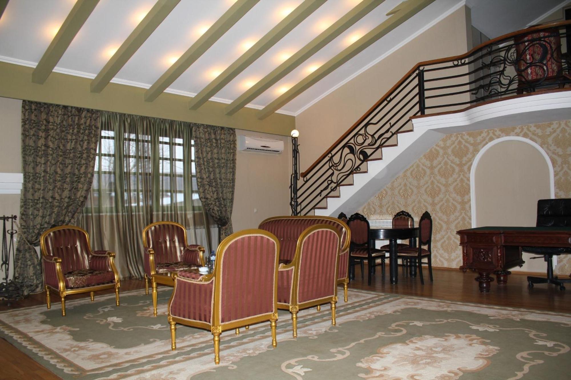 Prestige Palace - Esquisse Hotel Τυφλίδα Δωμάτιο φωτογραφία