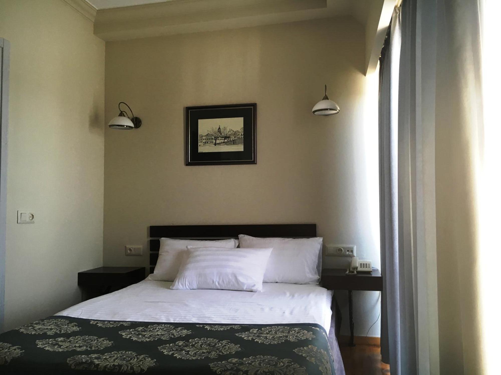 Prestige Palace - Esquisse Hotel Τυφλίδα Δωμάτιο φωτογραφία
