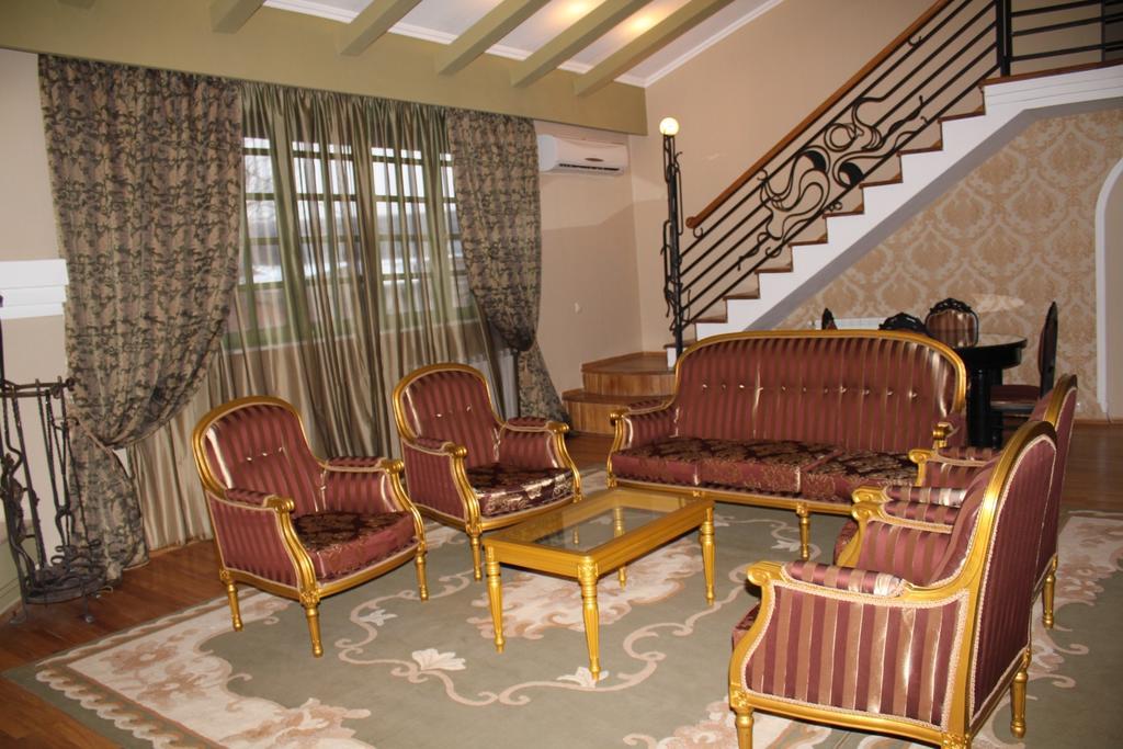 Prestige Palace - Esquisse Hotel Τυφλίδα Δωμάτιο φωτογραφία